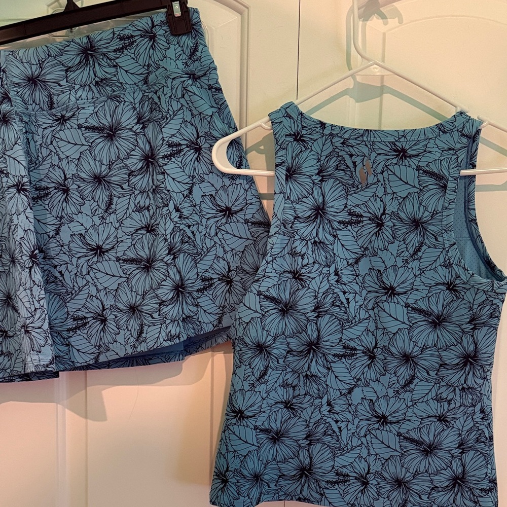 Sketchers Blue Floral Tank Top - Women's Sleeveless Top brand new